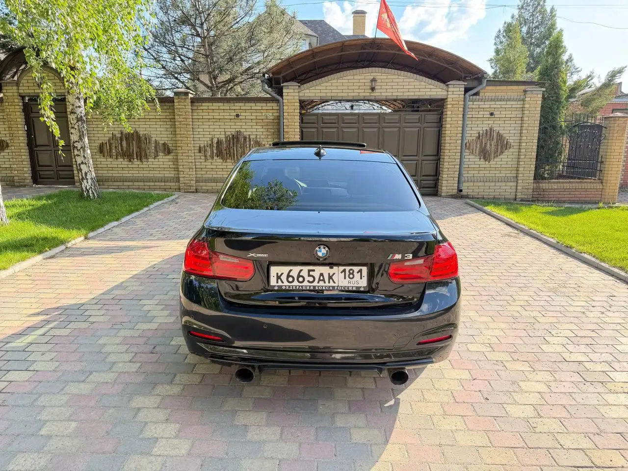 BMW F30 320i xDrive 2013 - Авто в Луганск