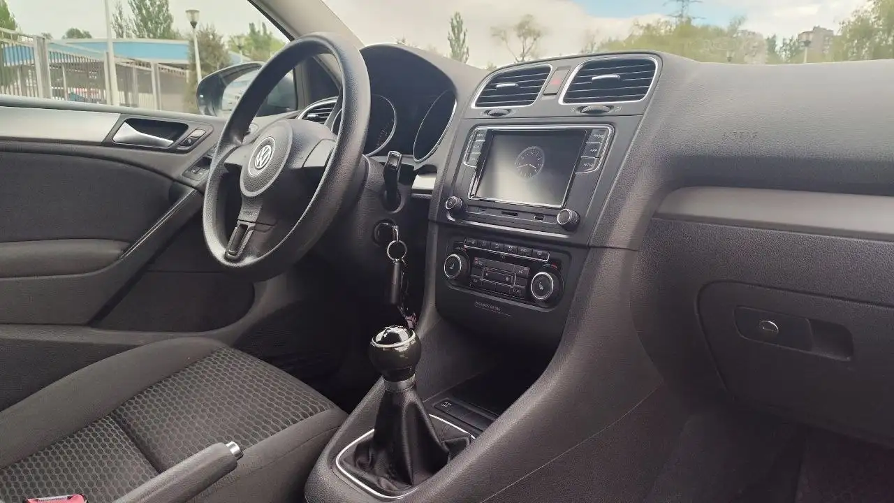 Volkswagen Golf 6 1.6 MPI Механика - Авто в Донецк