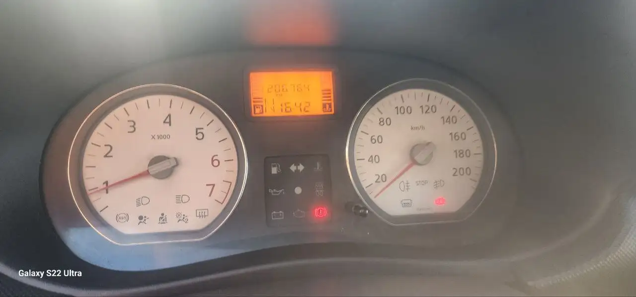 Renault Logan 2012 года, 1.6, автомат - Легковые автомобили (Авто) в Волноваха