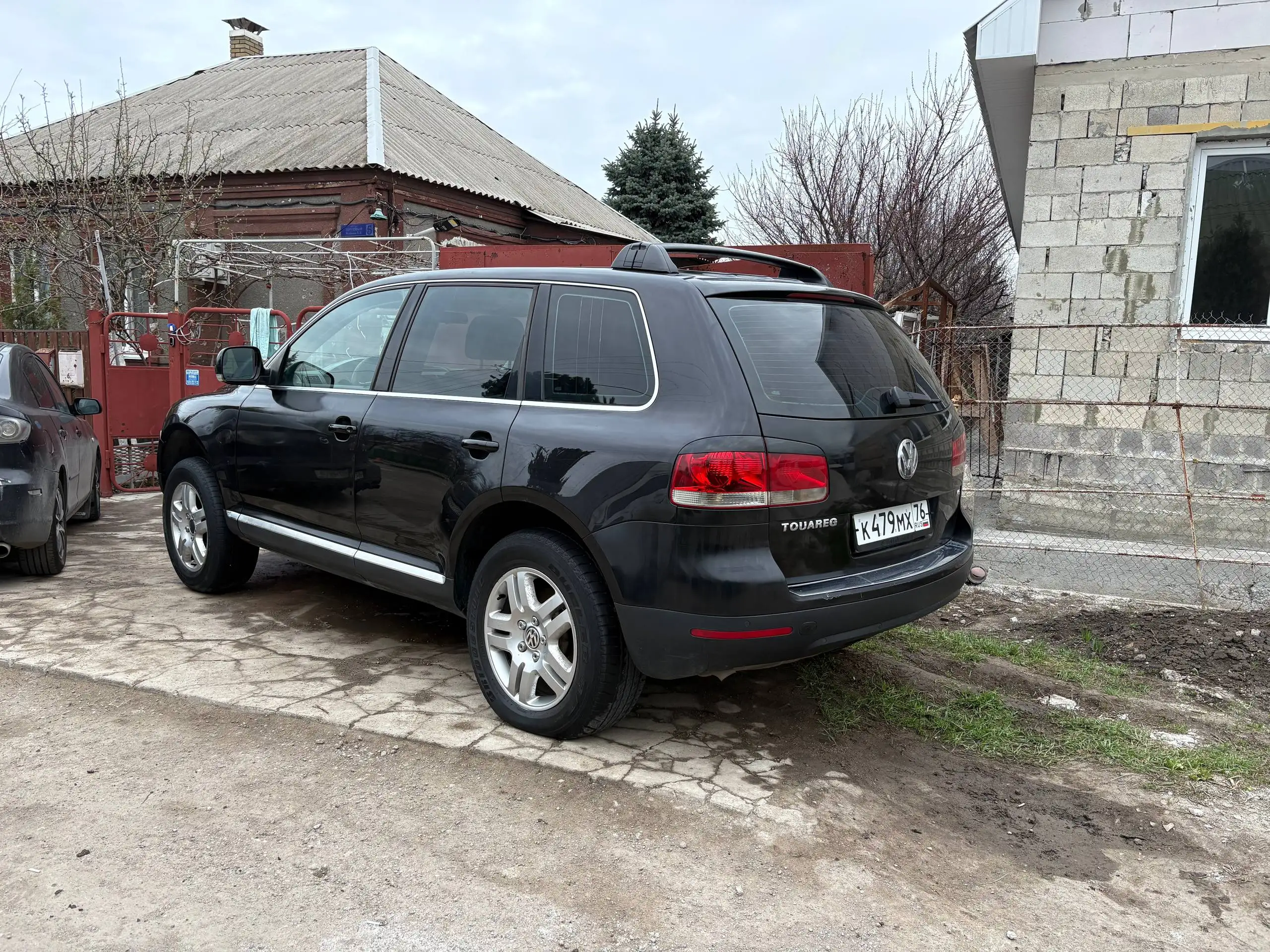 Volkswagen Touareg 2004 - Внедорожники (Авто) в Мариуполь