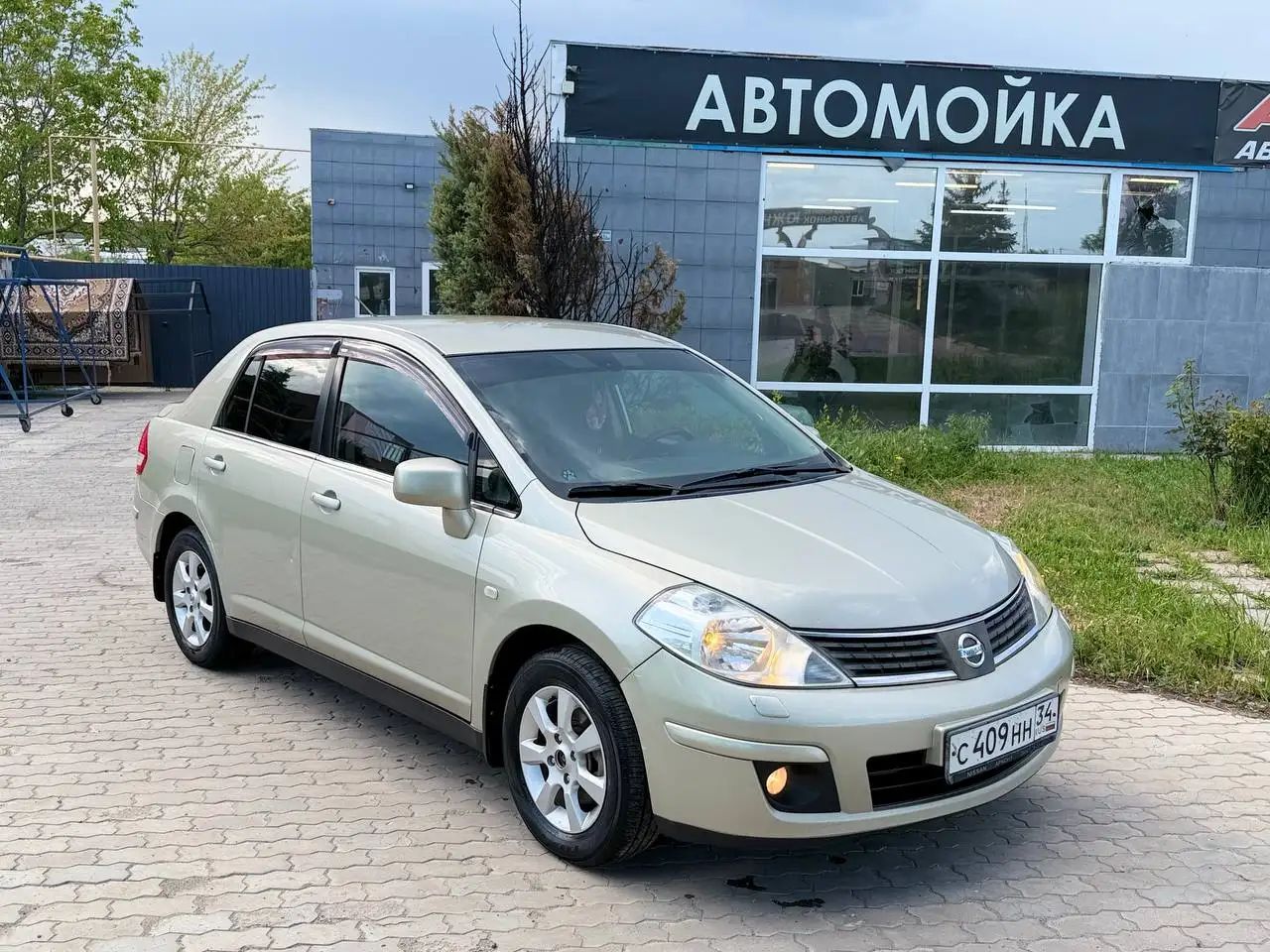 Nissan Tiida 2009 - Авто в Мариуполь