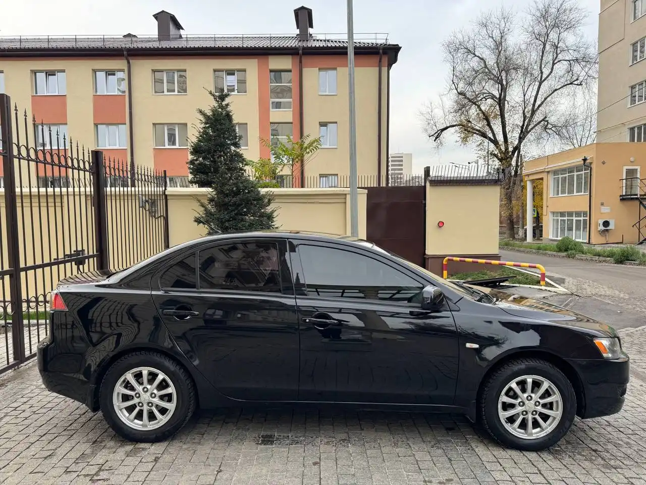 Продам Mitsubishi Lancer 2011 года