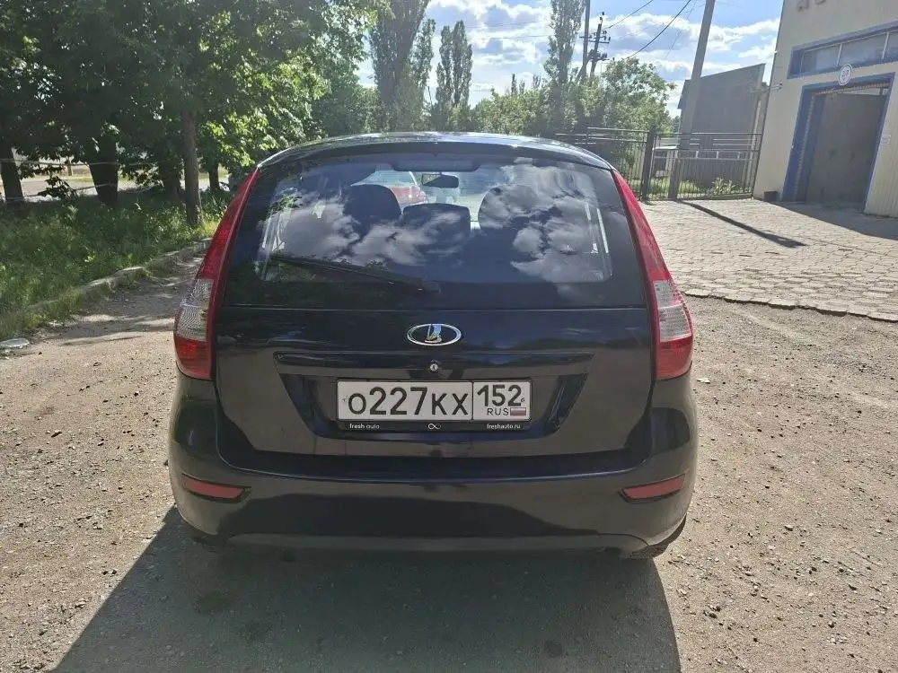 Lada Kalina 2 хэтчбек 2013 - Легковые автомобили (Авто) в Докучаевск