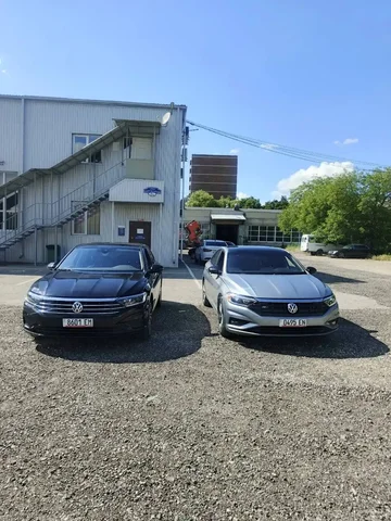 Jetta SEL и Jetta R-Line в пути к клиентам - Запчасти в Волноваха