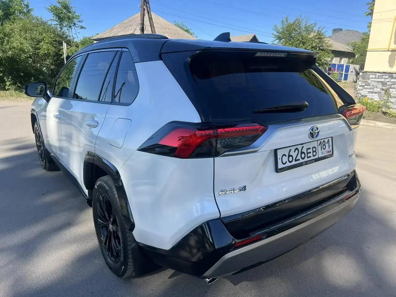 Toyota RAV4 2024 - Легковые автомобили (Авто) в Старобельск