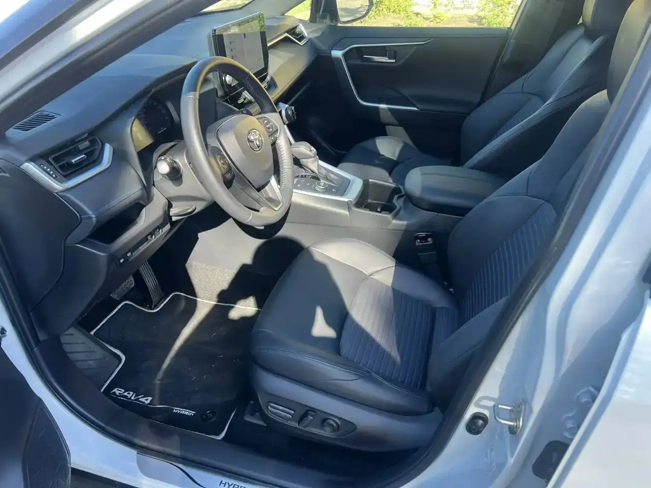 Toyota RAV4 2024 - Легковые автомобили (Авто) в Старобельск