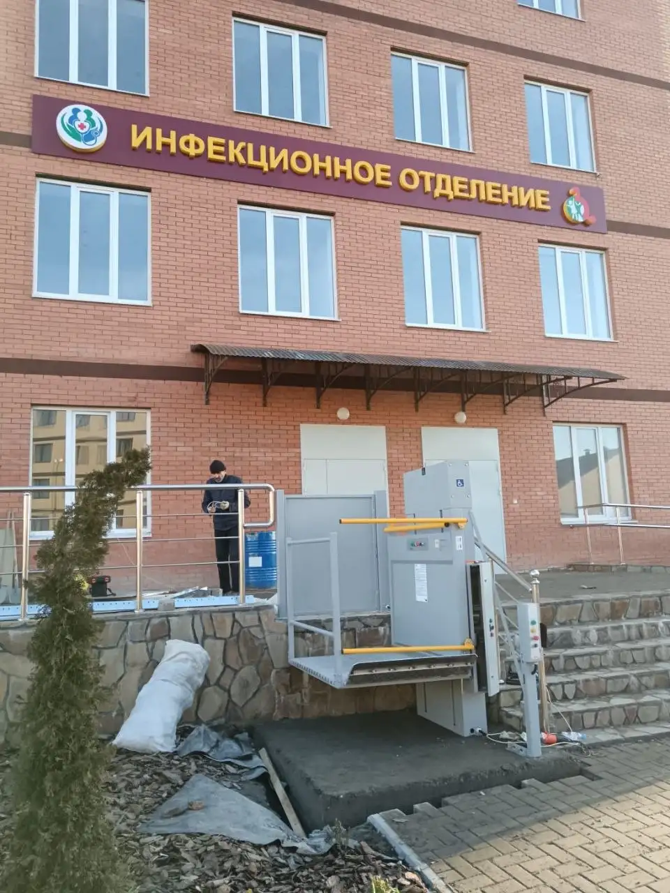 Грузовые подъемники и лифты от производителя - Промышленное оборудование (Готовый бизнес и оборудование) в Волноваха