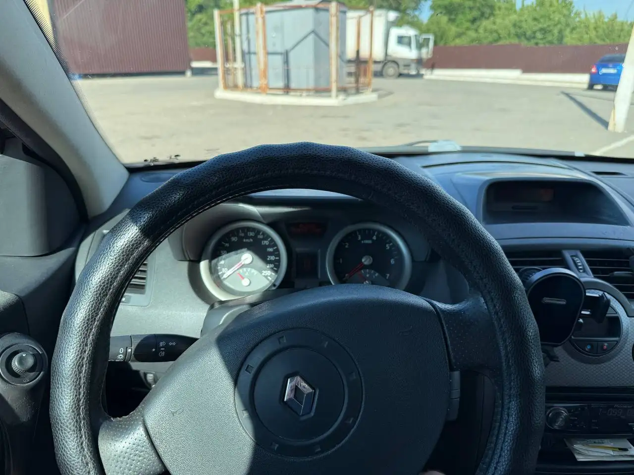 Рено Меган 1.6 в хорошем состоянии - Легковые автомобили (Авто) в Волноваха