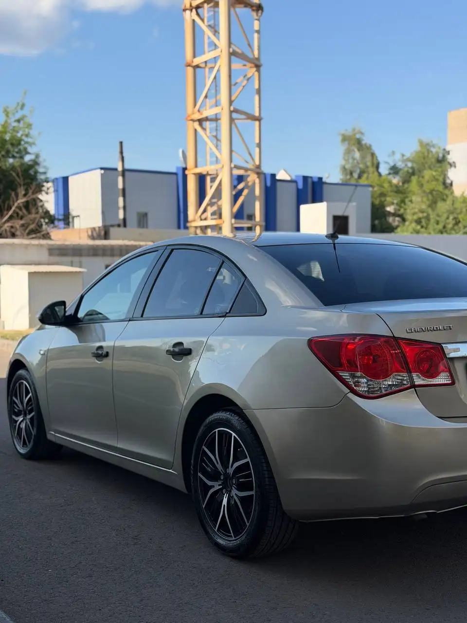 Chevrolet Cruze 2010 - Авто в Алчевск