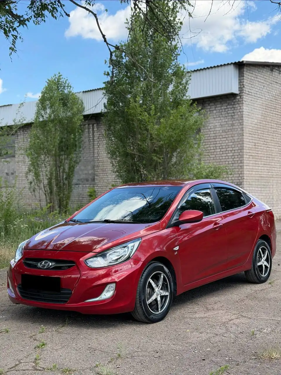 Hyundai Solaris 2011 г.в. - Авто в Алчевск