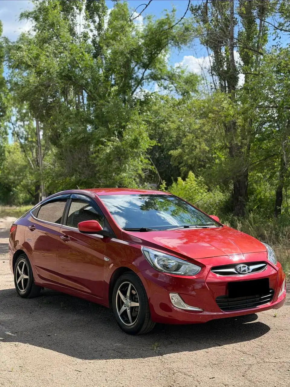 Hyundai Solaris 2011 г.в. - Авто в Алчевск