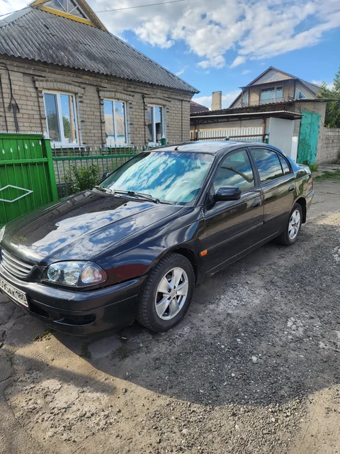 Toyota Avensis 1999 - Легковые автомобили в Макеевка