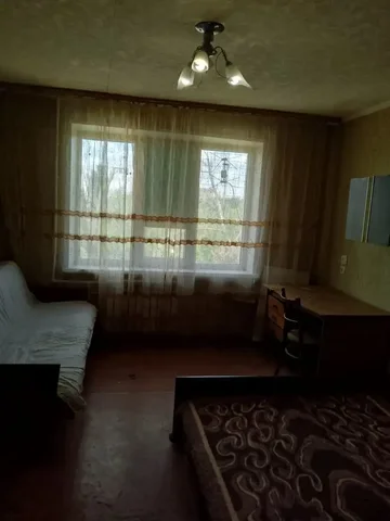Сдам гостинку в Ильичевском районе, проспект Металлургов - Недвижимость в Мариуполь