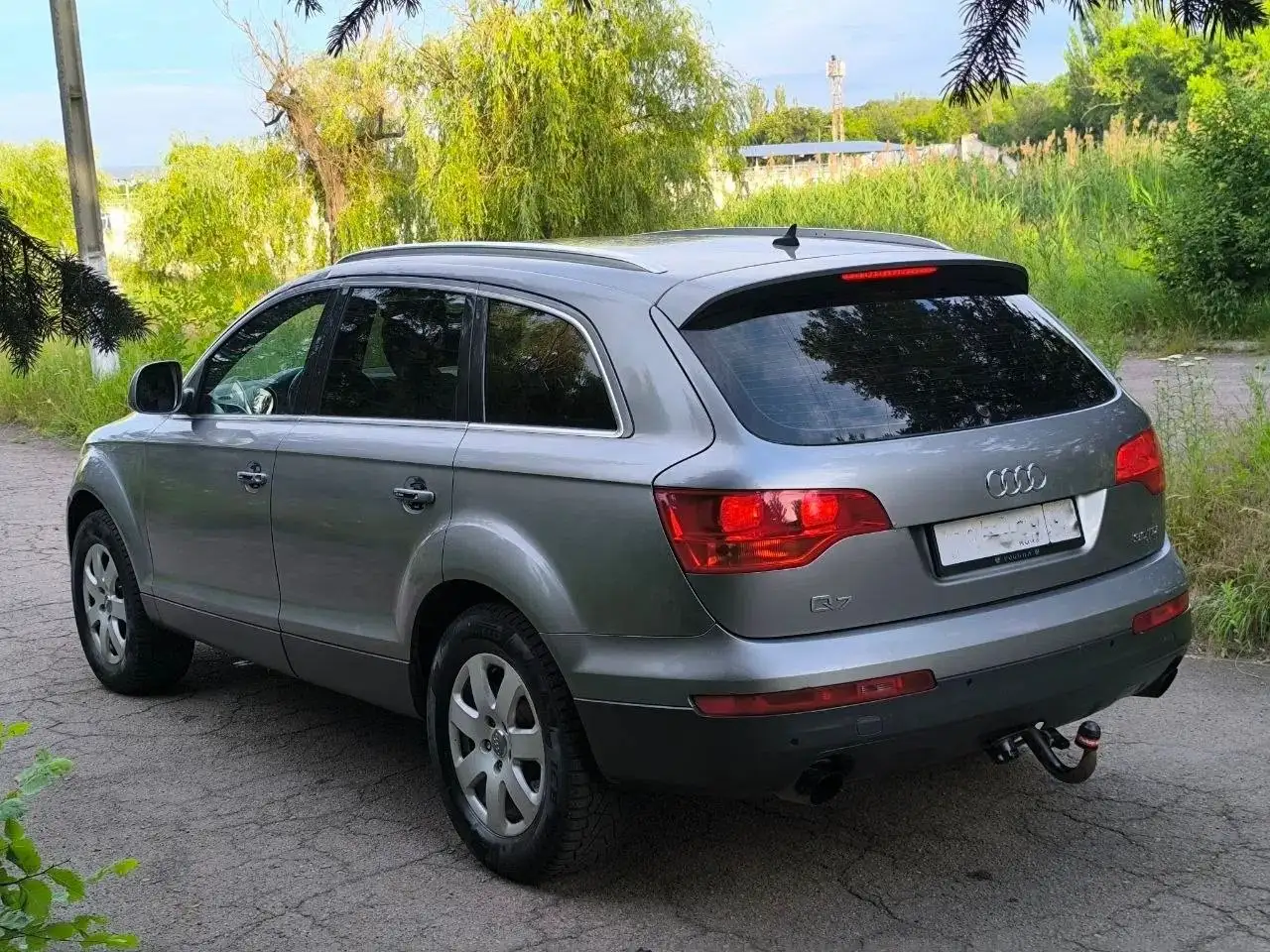 Audi Q7 3.0 TDI - Легковые автомобили (Авто) в Енакиево