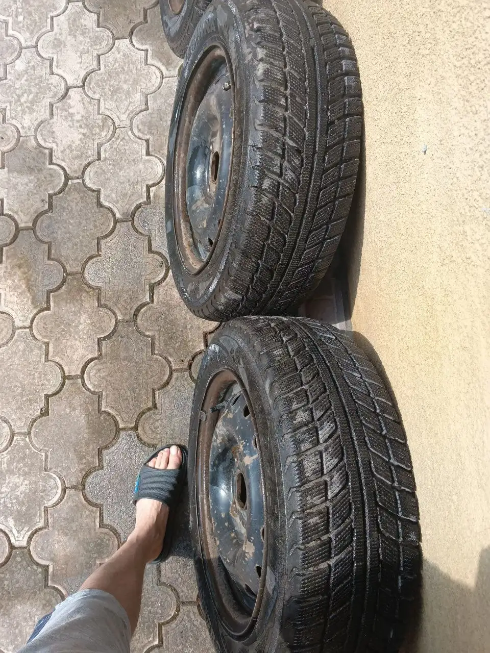 Зимняя резина R15 4/114.3 - Шины, диски (Авто) в Волноваха