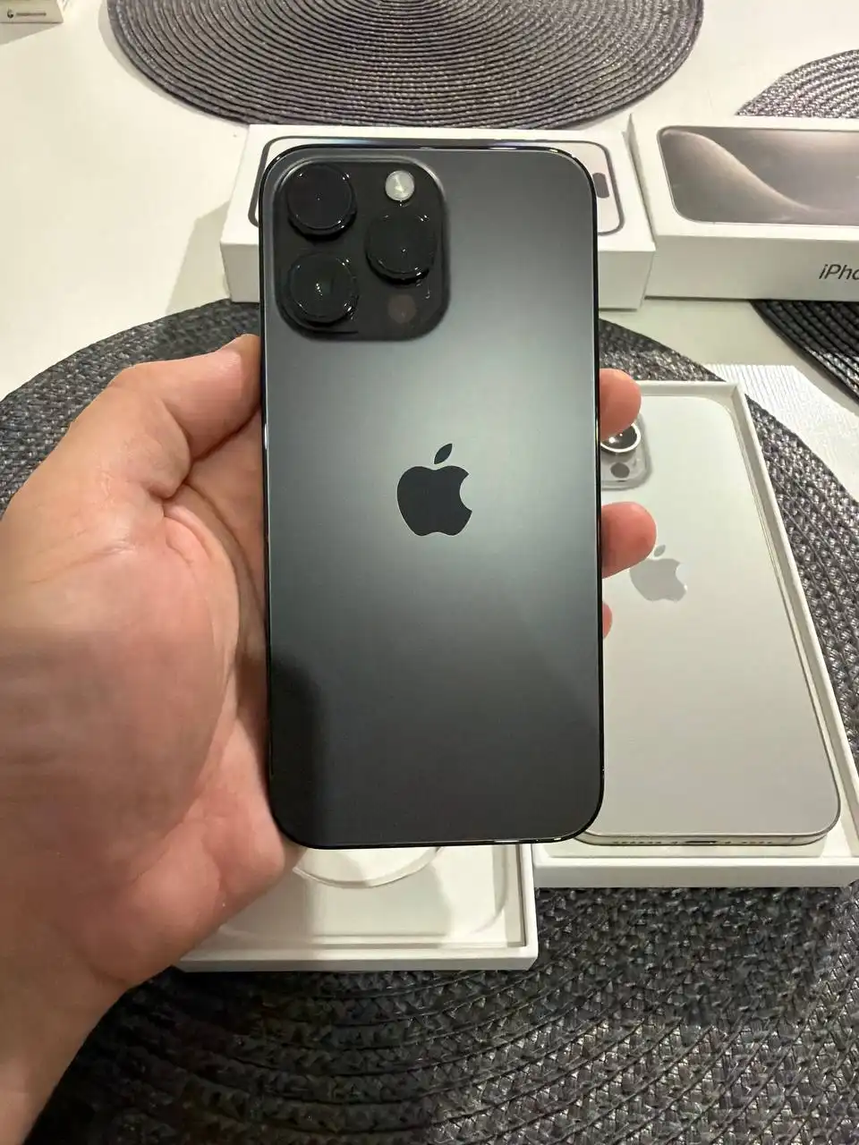 iPhone 15 Pro Max и iPhone 14 Pro Max 256 ГБ, Apple Watch Series 8 45мм