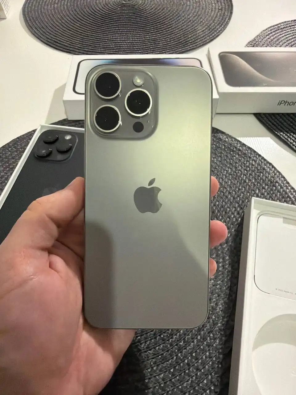 iPhone 15 Pro Max и iPhone 14 Pro Max 256 ГБ, Apple Watch Series 8 45мм