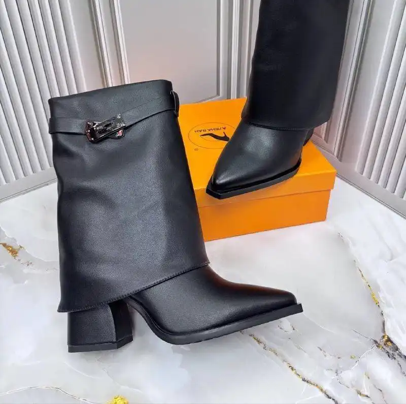 Интернет магазин Эклипс: обувь, сумки, куртки из Китая