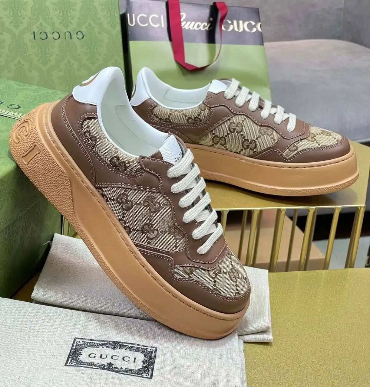 Интернет магазин Эклипс: обувь, сумки, куртки из Китая