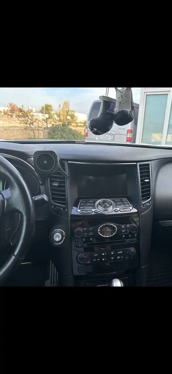 Продается INFINITY FX37 2011 года