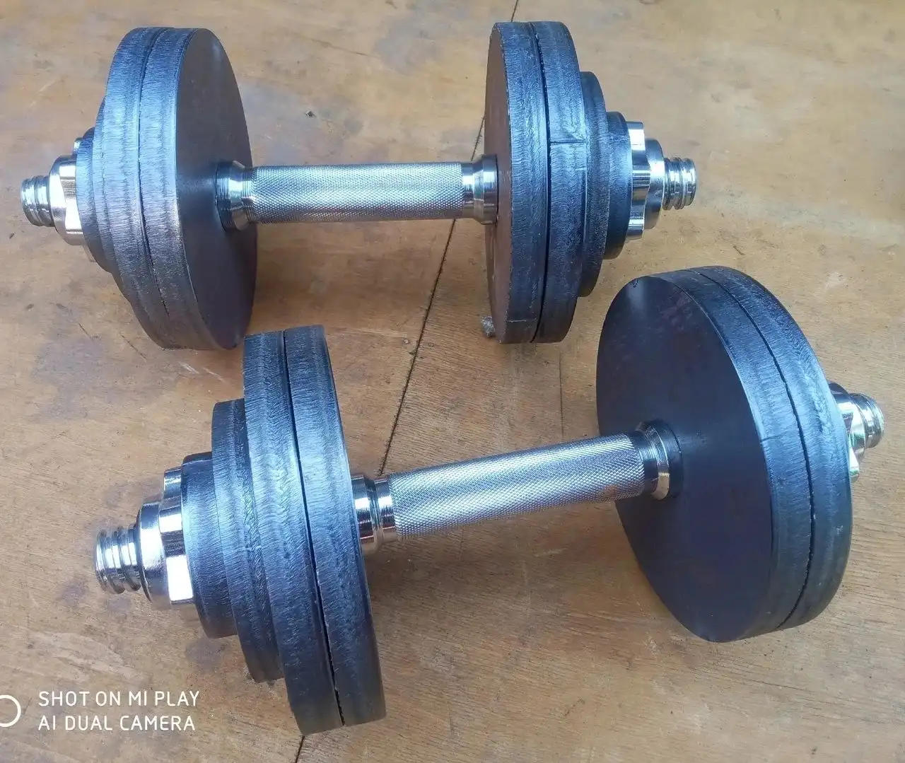 Продам гантели по 15 кг