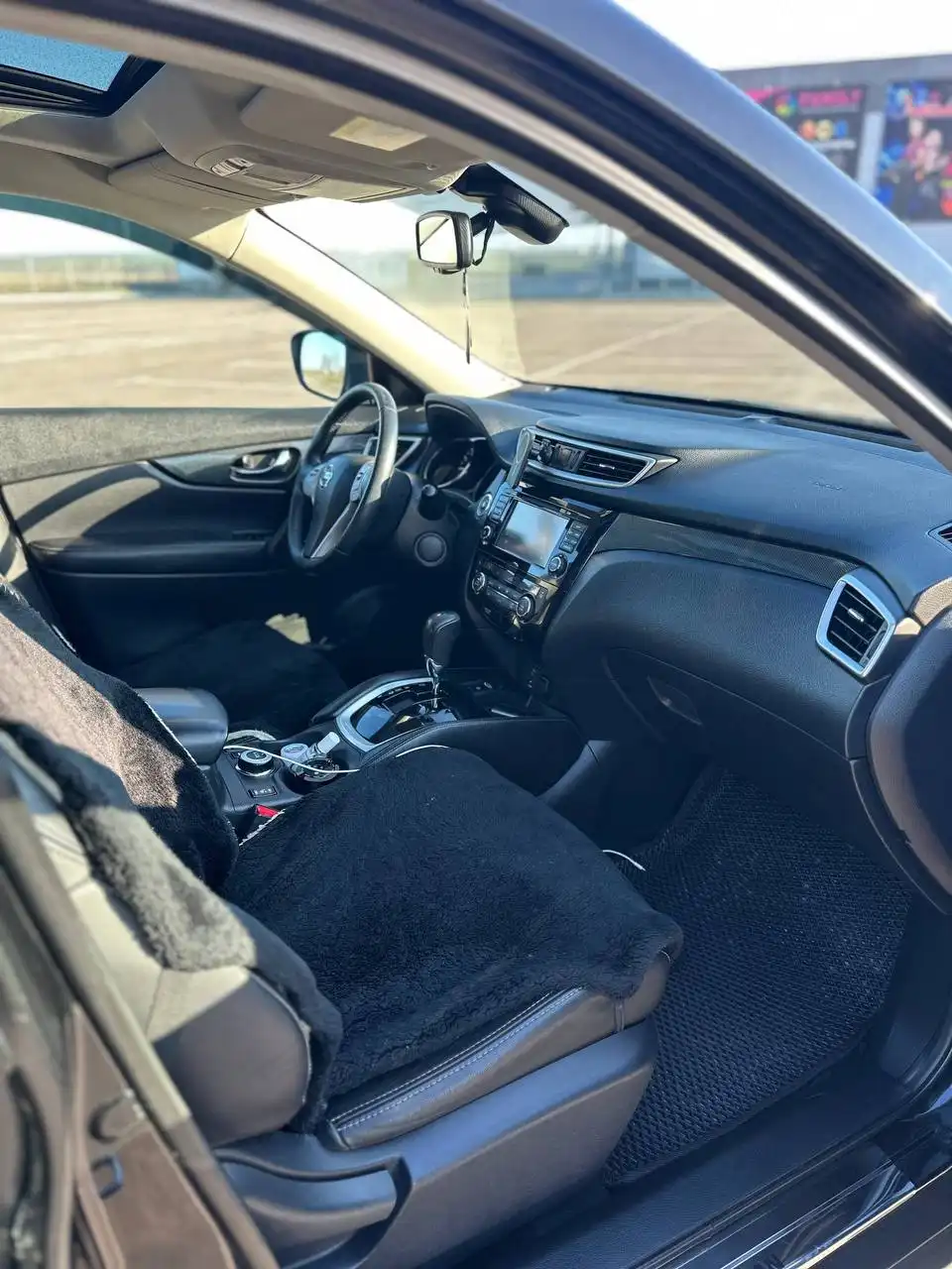 Продажа Nissan X-Trail в максимальной комплектации 2015 года