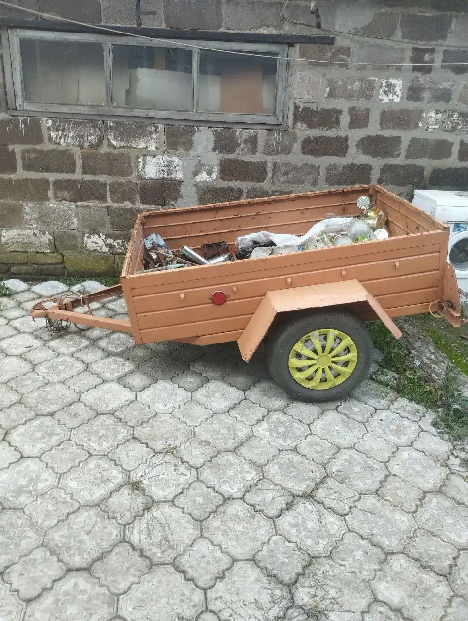 Продажа легкового прицепа в хорошем состоянии