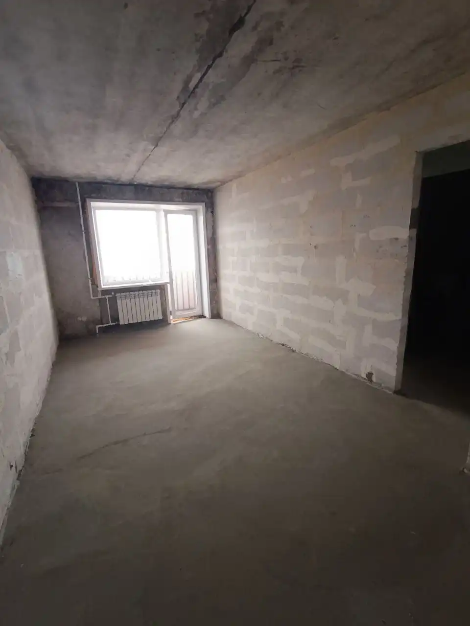 Продаётся 1-комнатная квартира 33 кв.м. в центре Мариуполя