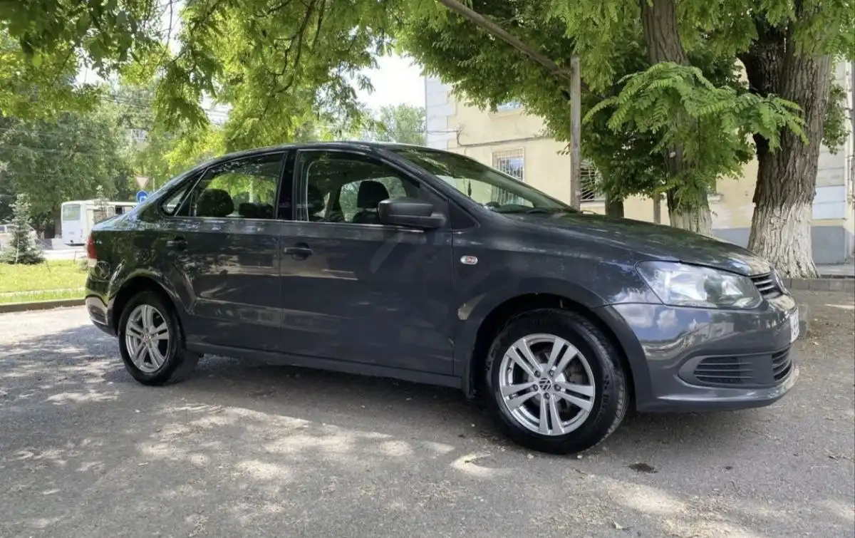 Volkswagen Polo седан 2011 года