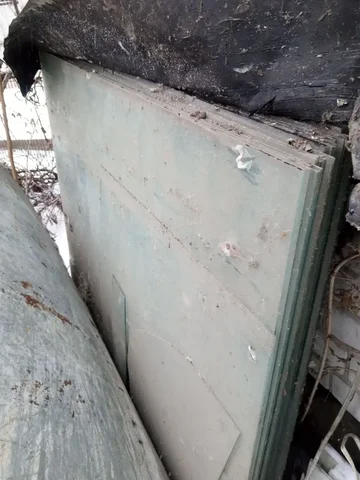 Продажа оконного стекла 1600*1300*4 мм - Одежда в Волноваха