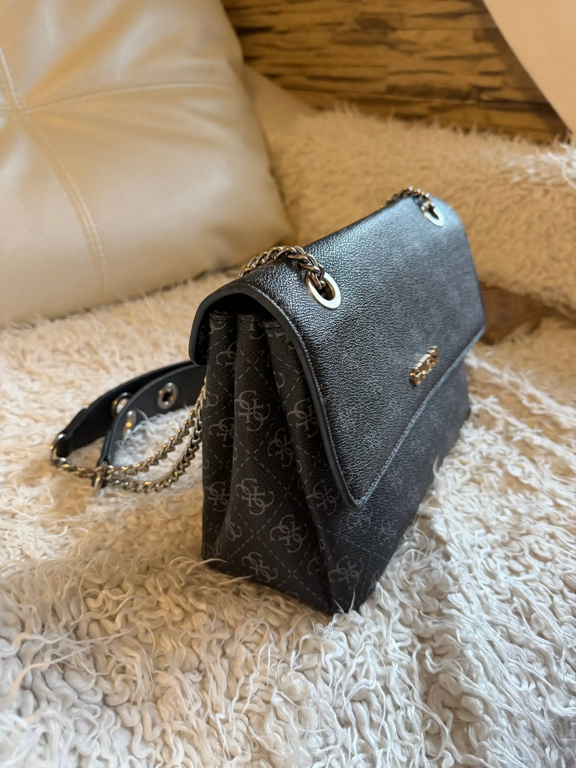 Сумка Guess оригинальная серая - Аксессуары (Одежда) в Самара