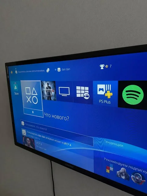 PlayStation 4 Slim с играми и аксессуарами - частное объявление в Самара