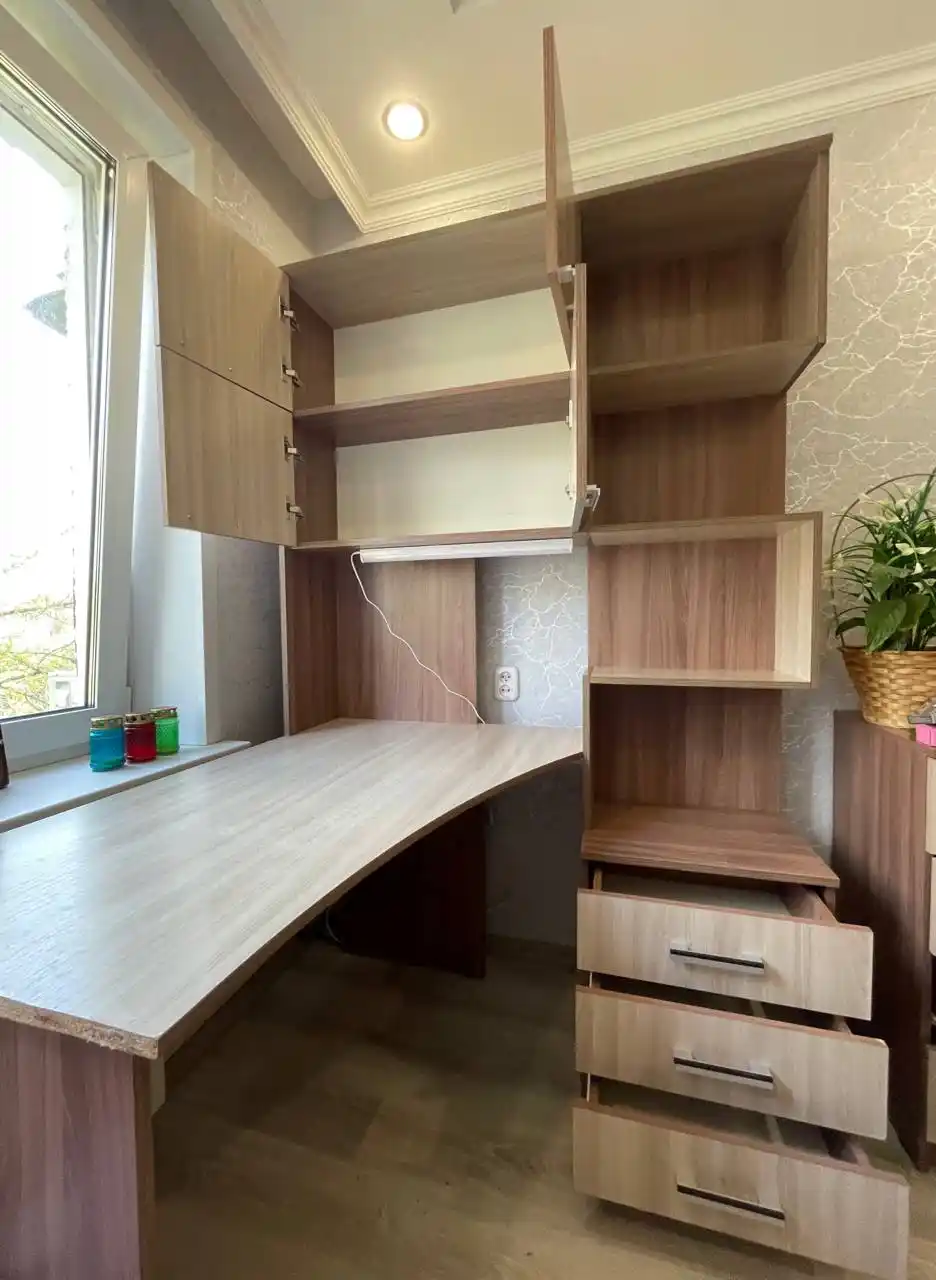 Продам письменный стол