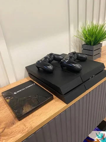 Продажа игровой консоли Sony с аксессуарами - Электроника в Самара