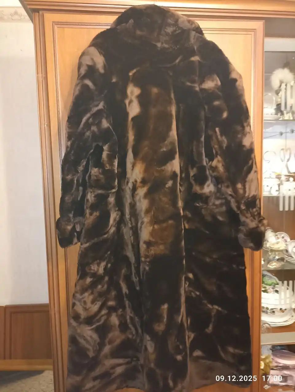 Женская шуба цигейка б/у размер 50-52