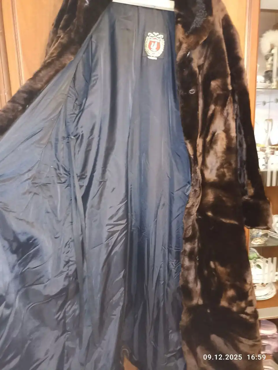 Женская шуба цигейка б/у размер 50-52