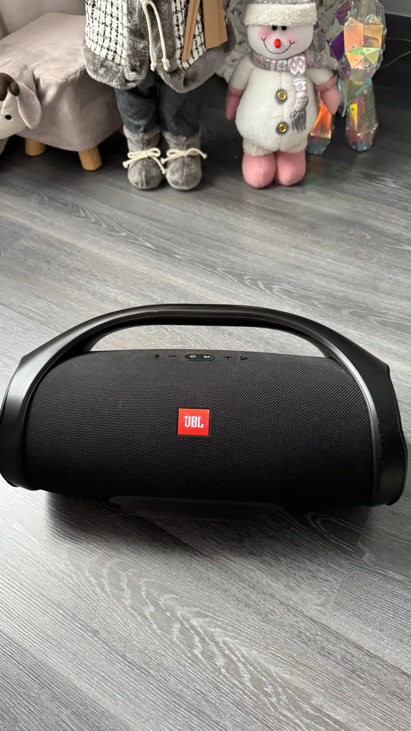 Продам колонку JBL Boombox