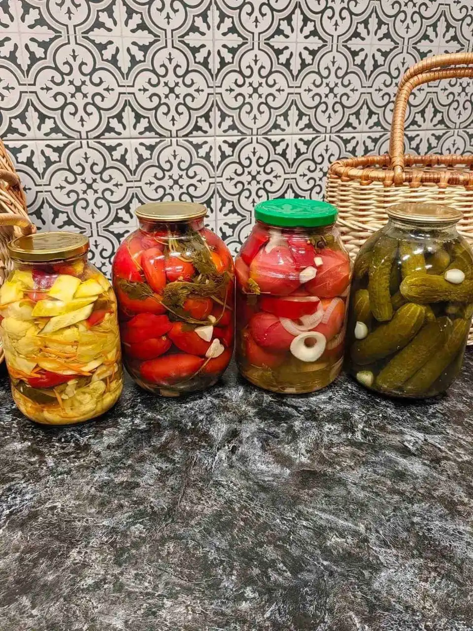 Соленья домашнего производства