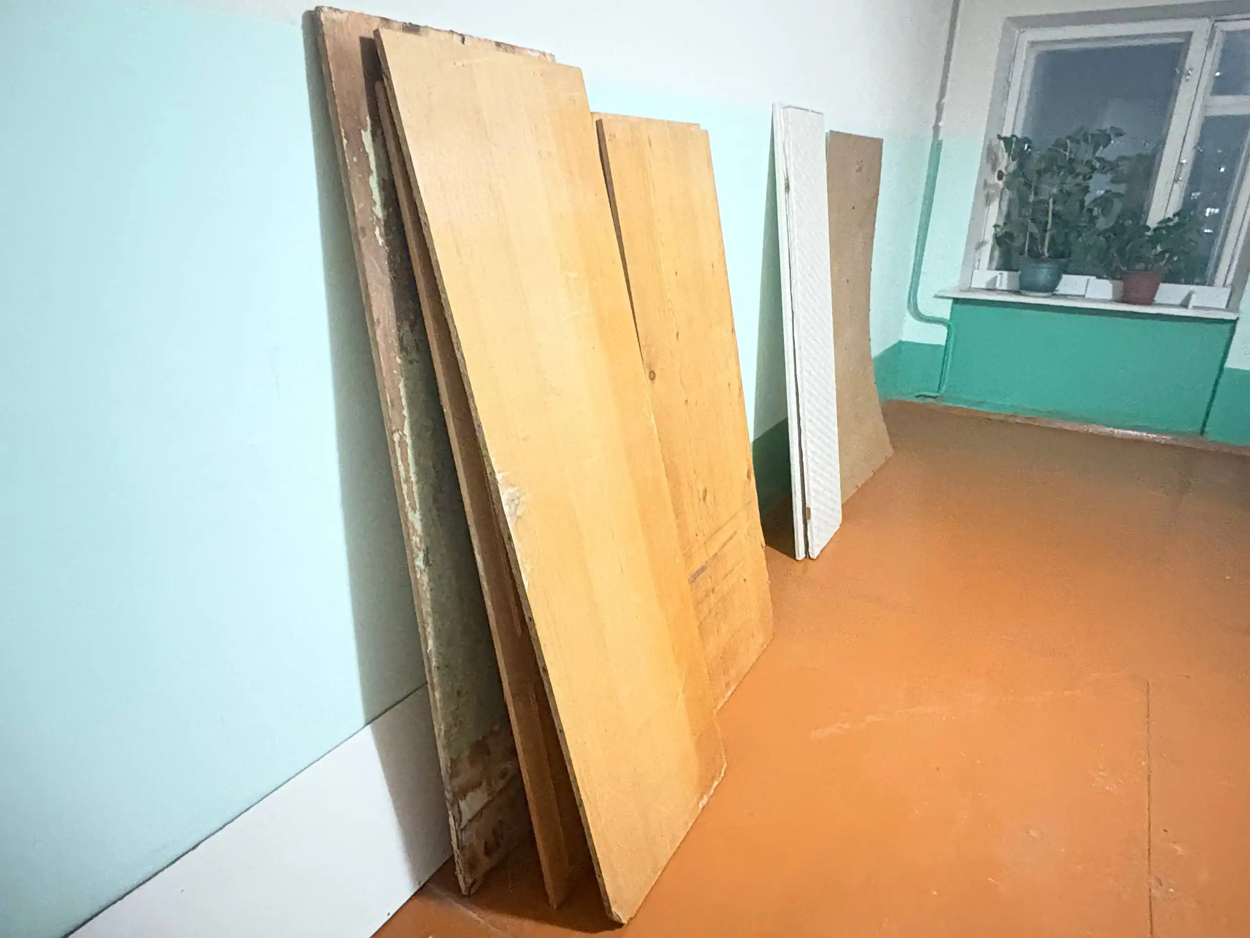 Бесплатная фанера и старые шкафы
