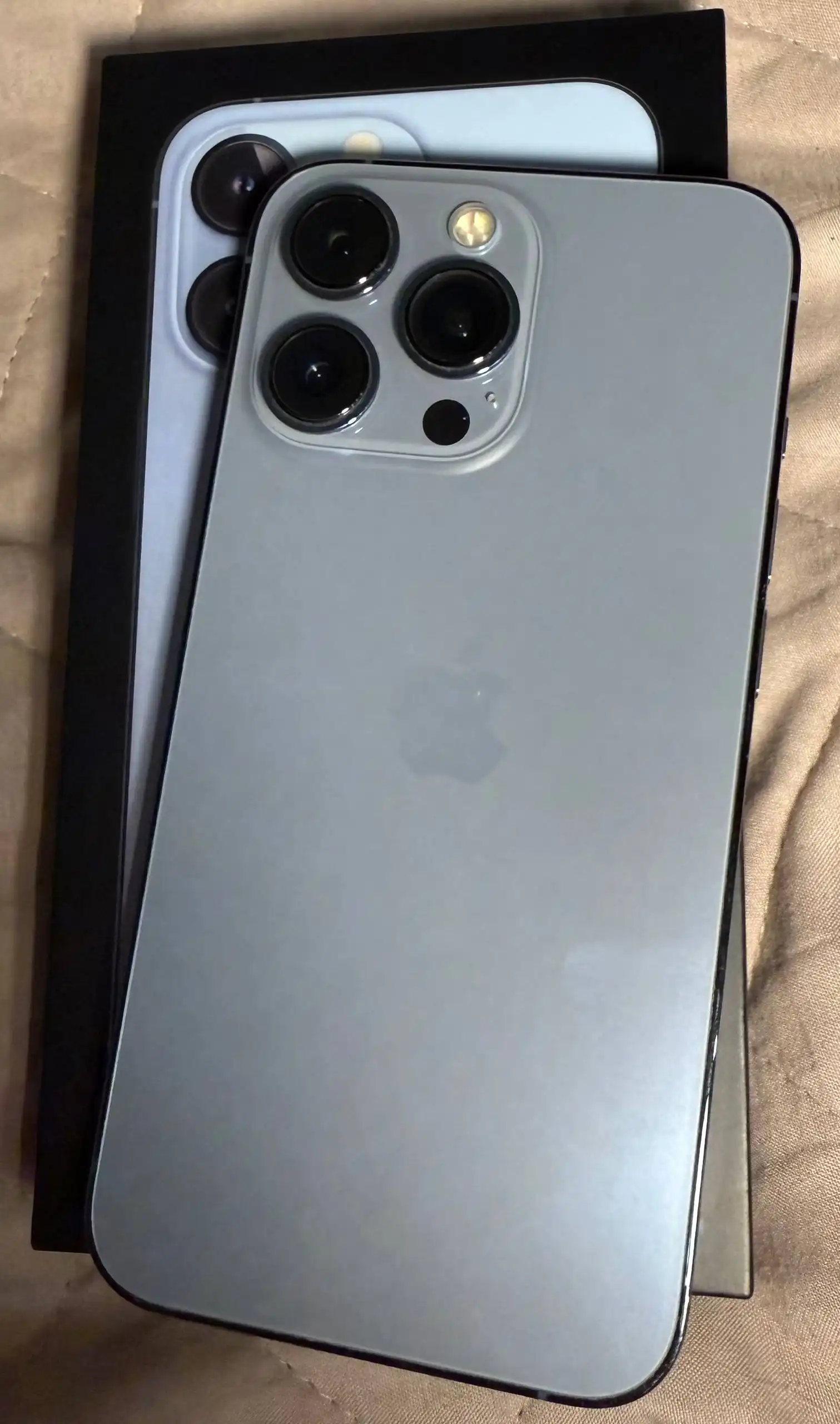 iPhone 13 Pro 128 ГБ в идеальном состоянии