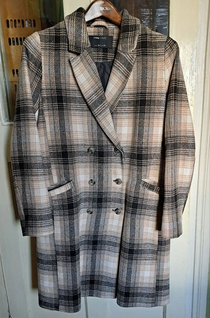 Пальто женское и рюкзак школьный