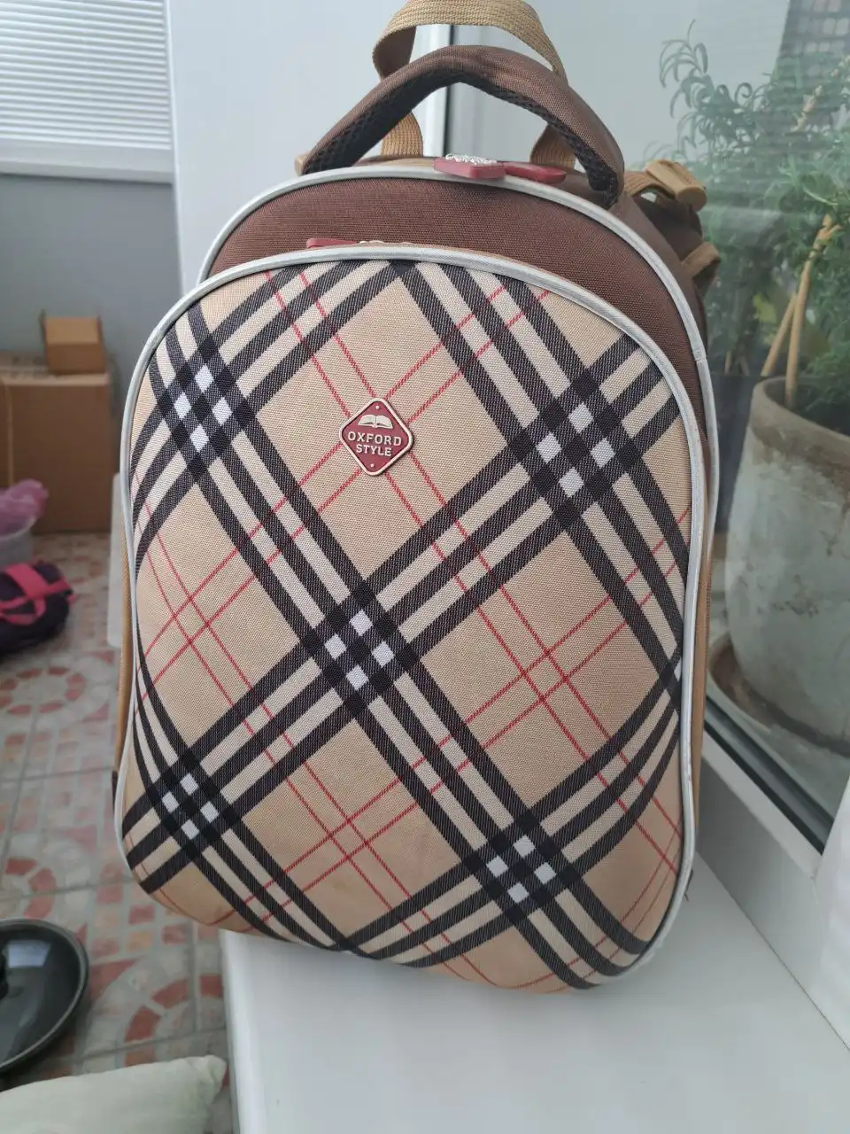 Пальто женское и рюкзак школьный