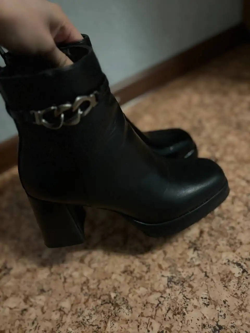 Продаются ботильоны размер 37