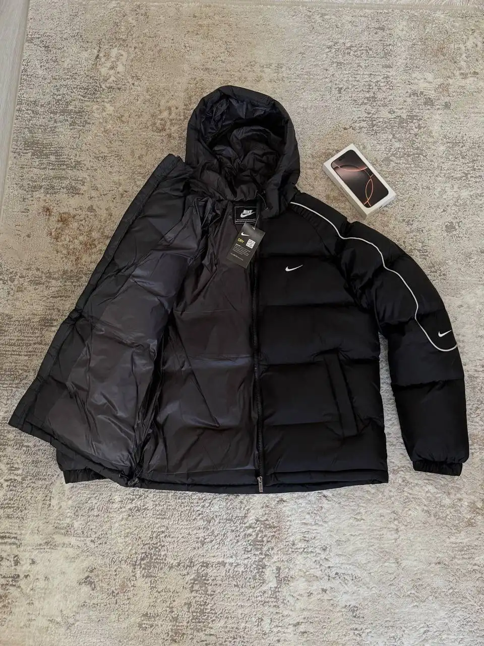 Новая рефлективная зимняя куртка Nike