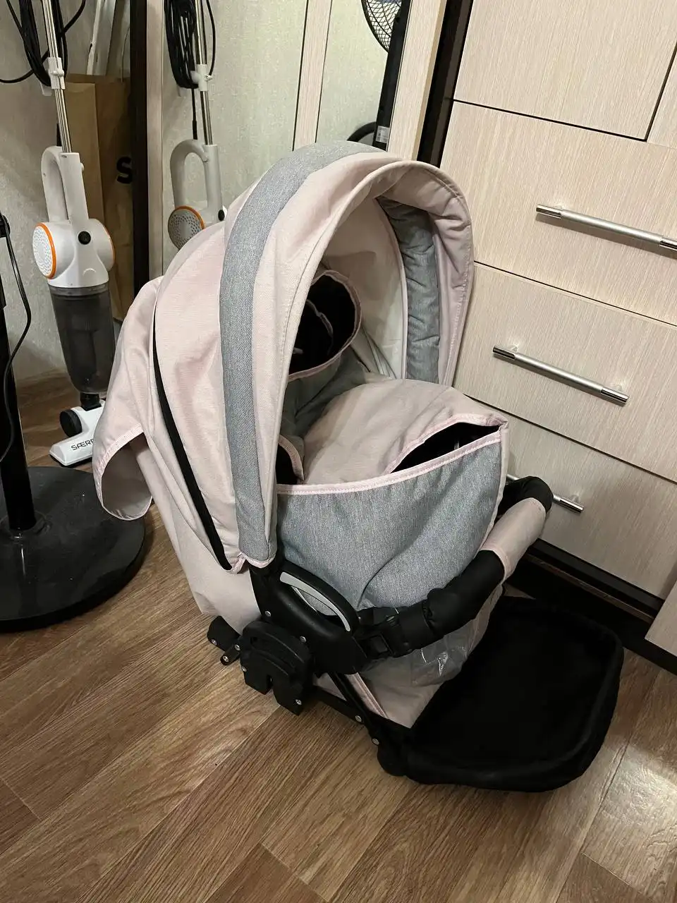 Продается детская коляска 2 в 1