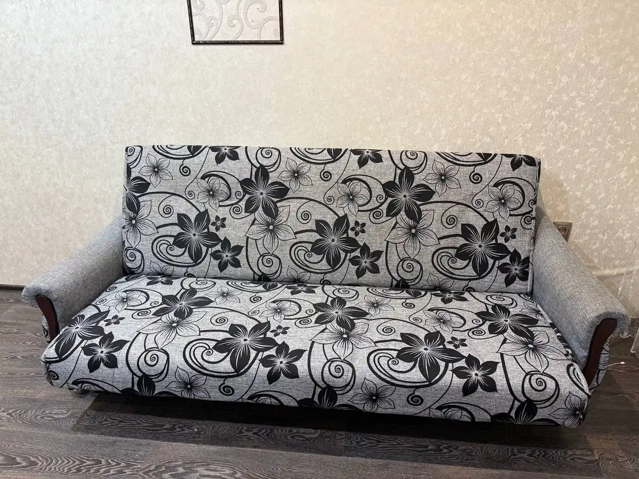 Продам диван в хорошем состоянии