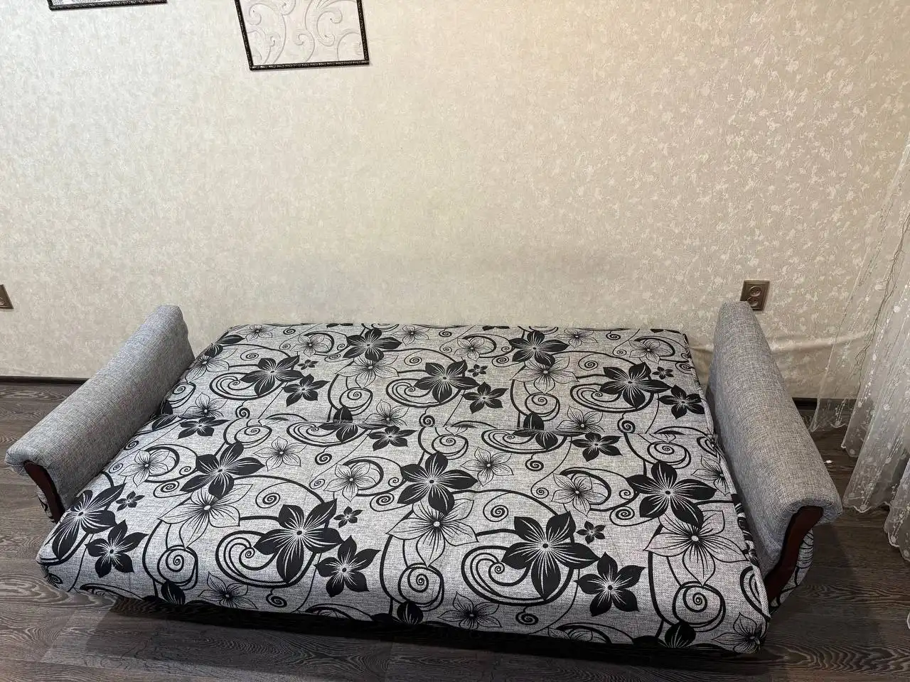 Продам диван в хорошем состоянии