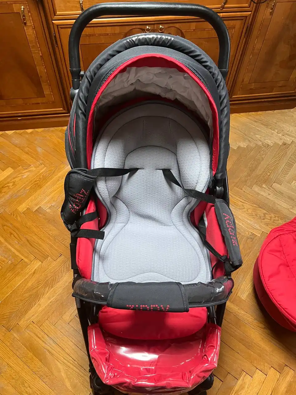 Коляска Tutis Zippy 2в1 в отличном состоянии