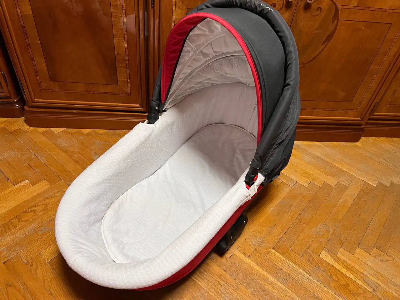 Коляска Tutis Zippy 2в1 в отличном состоянии