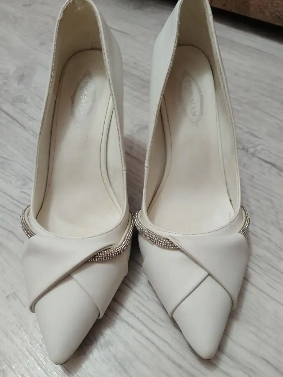 Туфли белые и черные для праздника и работы